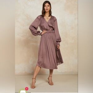 Mauve V-Neck Long Sleeve Pleated Midi Dress